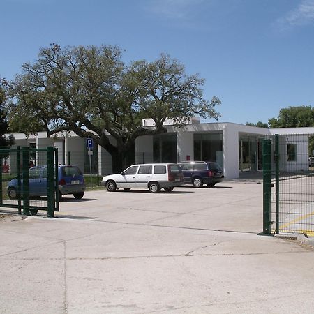 Hotel Parque De Campismo Orbitur Montargil Exterior foto