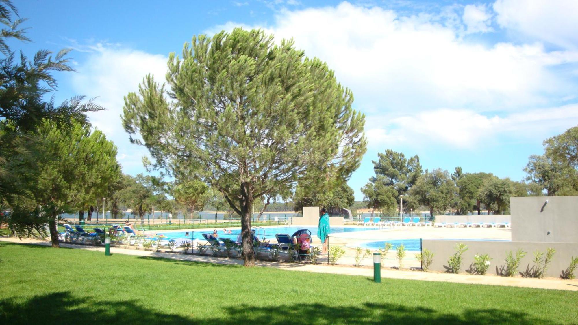 Hotel Parque De Campismo Orbitur Montargil Exterior foto