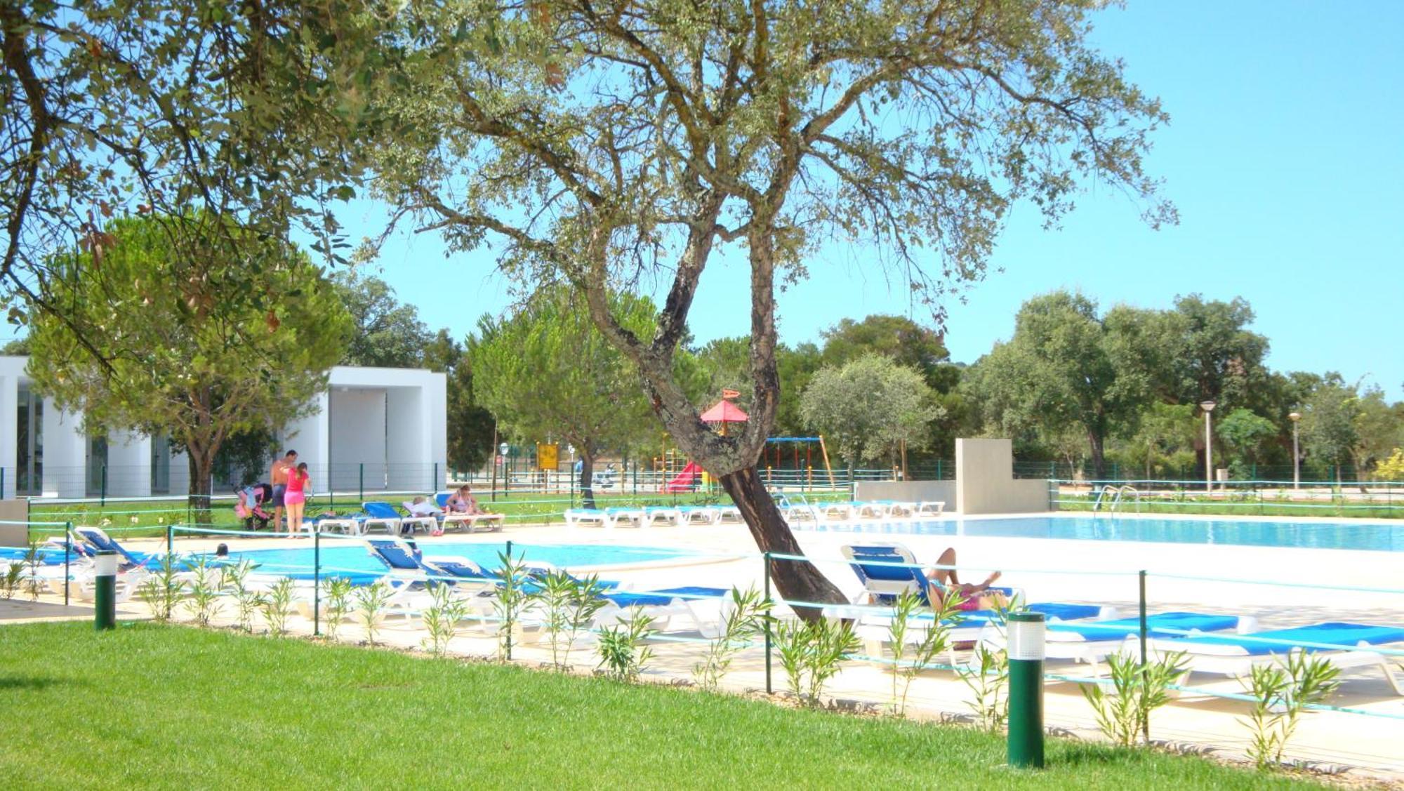 Hotel Parque De Campismo Orbitur Montargil Exterior foto